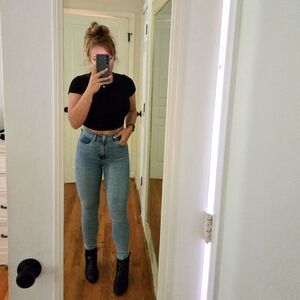 BDG Girlfriend High Rise Cropped Light Blue Jeans size 27